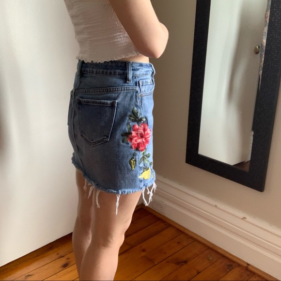 Gorgeous Embroidered Denim High Waisted Fray Skirt - Picture 12 of 14